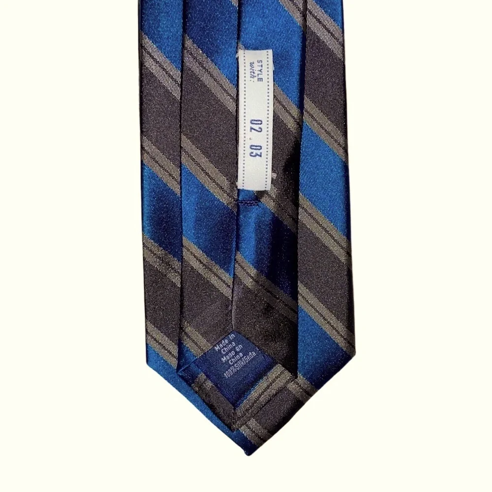 Ryan Seacrest Distinction 100% Silk Tie